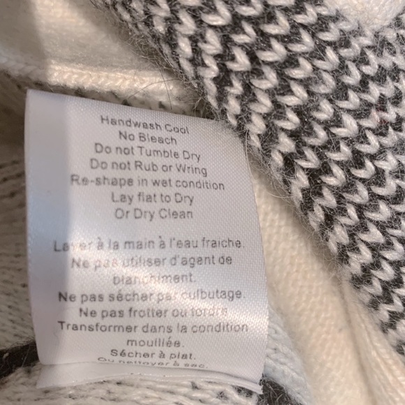 Aritzia Talula Lenox Sweater - Picture 4 of 5